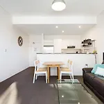 Darlinghurst Fully Self Contained Modern 1 Bed Apartment